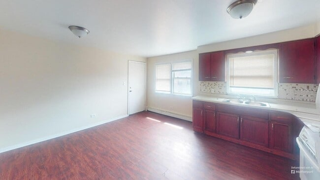 Building Photo - 875 E 87th Pl