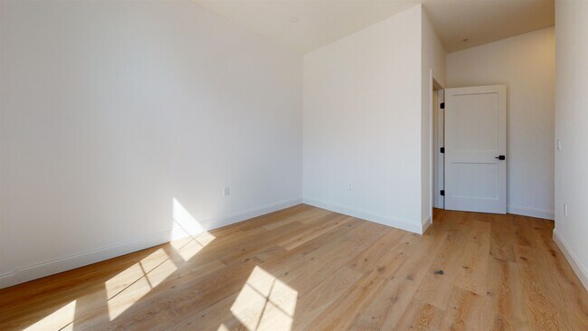 Building Photo - 580 Palisade Ave