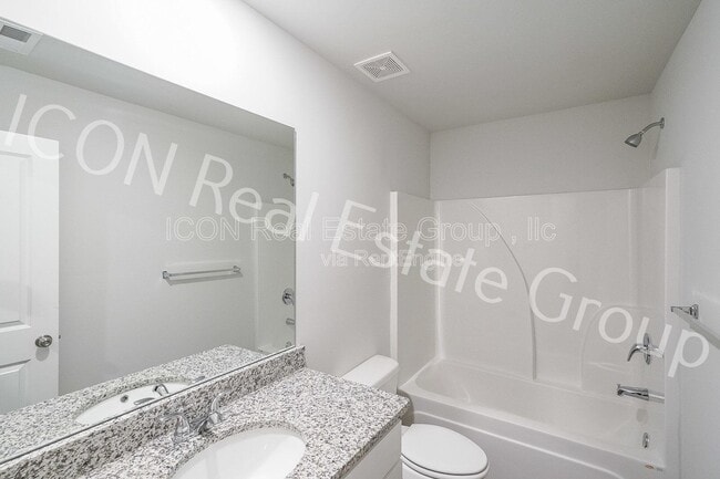 Building Photo - 124 Vlg Grn Dr NW