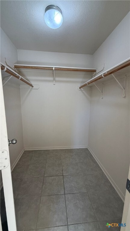 Building Photo - 2400 Price Dr