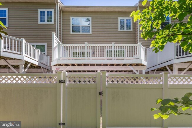 Building Photo - 15205 N Berwick Ln