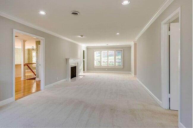 Building Photo - Spacious Green Hills Retreat | 3–4BR, 3BA | Deck, Hot Tub, & Prime Location