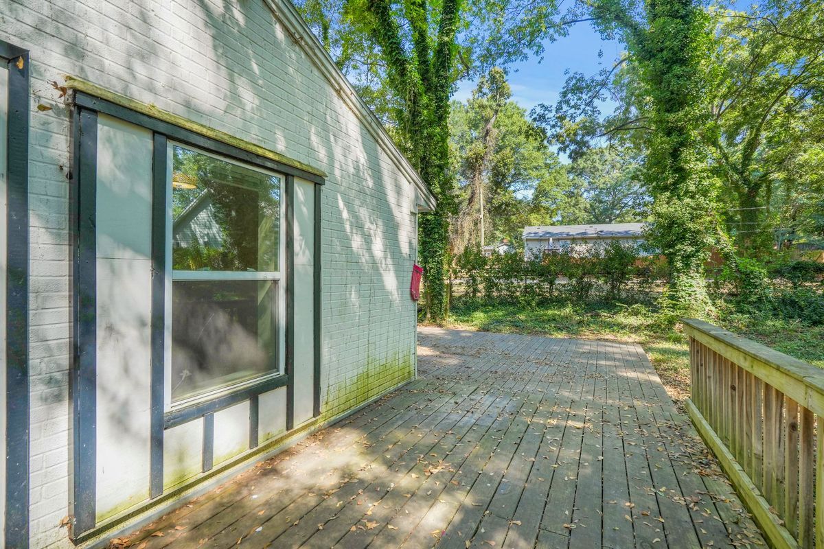Building Photo - 1816 Evans Dr SW