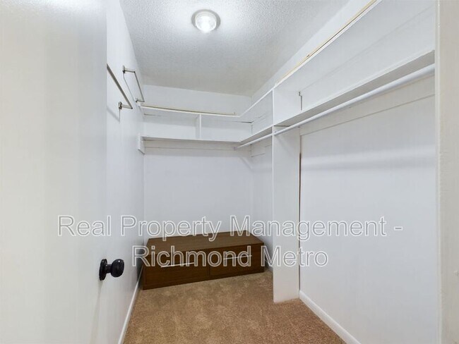 Building Photo - 1707 Foxfire Cir