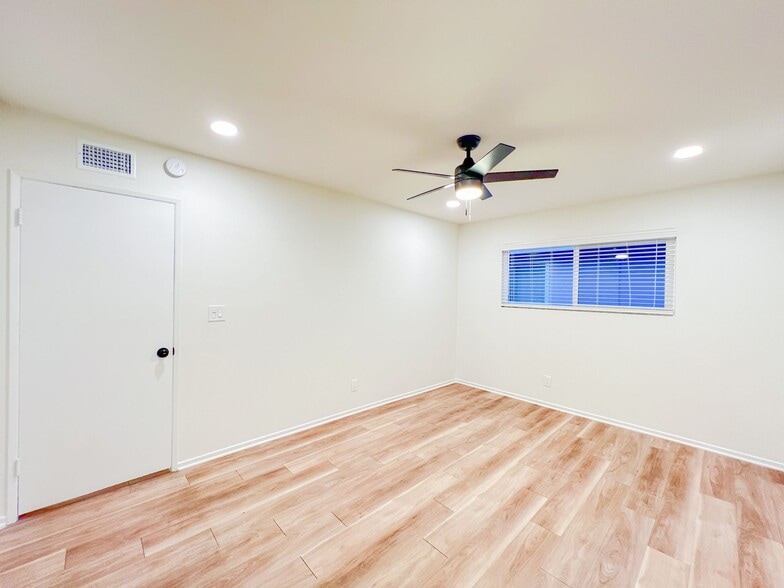 Building Photo - 2703 N Dell St