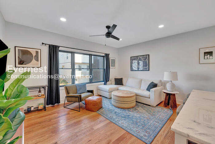 Building Photo - 1258 1st Ave S