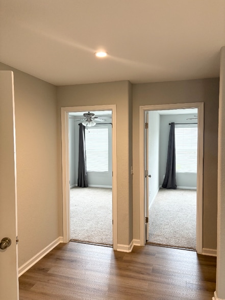 Building Photo - 923 E Ocean View Ave