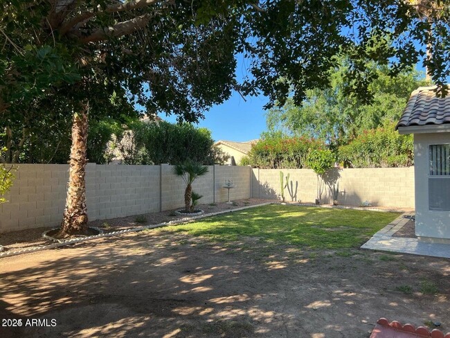 Building Photo - 7160 W La Senda Dr