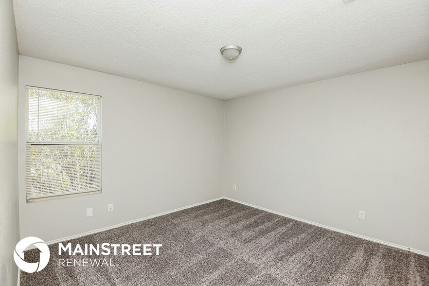 Building Photo - 8768 Stonebriar Ln