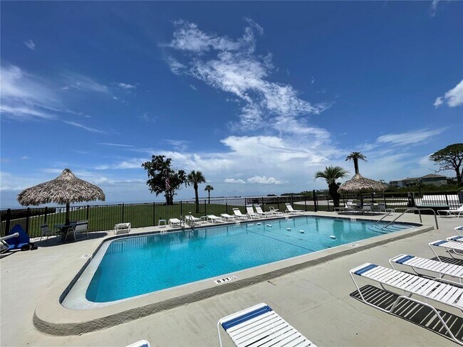 Building Photo - 428 Windrush Bay Dr