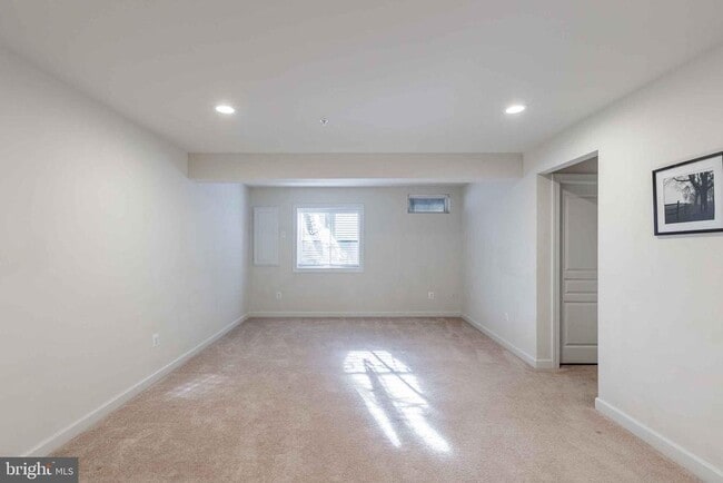 Building Photo - 9733 Braidwood Ter