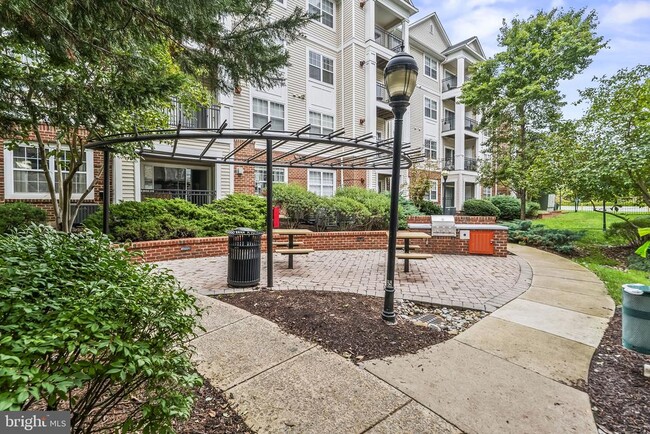 Building Photo - 12929 Centre Park Cir