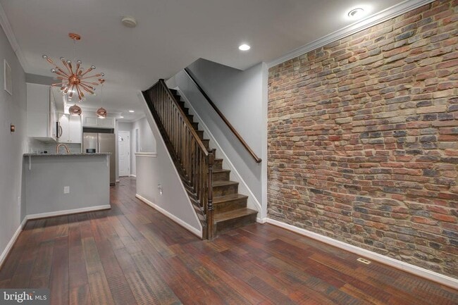 Building Photo - 16 N Bradford St