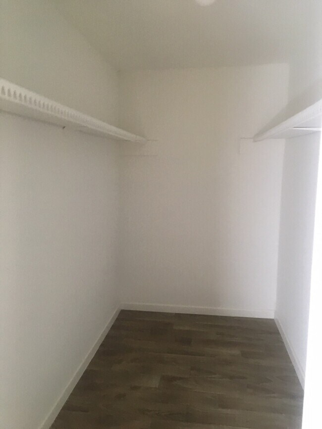 Building Photo - 6200 W Tidwell Rd