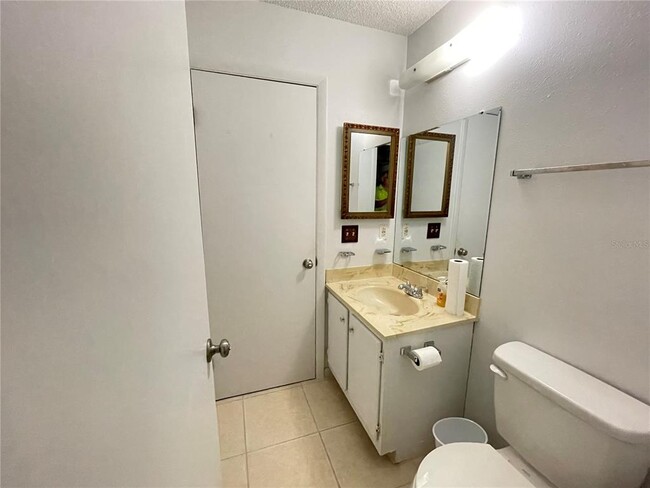 Building Photo - 510 Fairways Cir