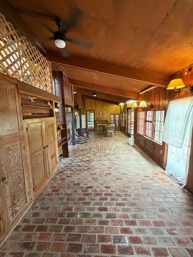 Building Photo - Unique farmhouse just outside Troy