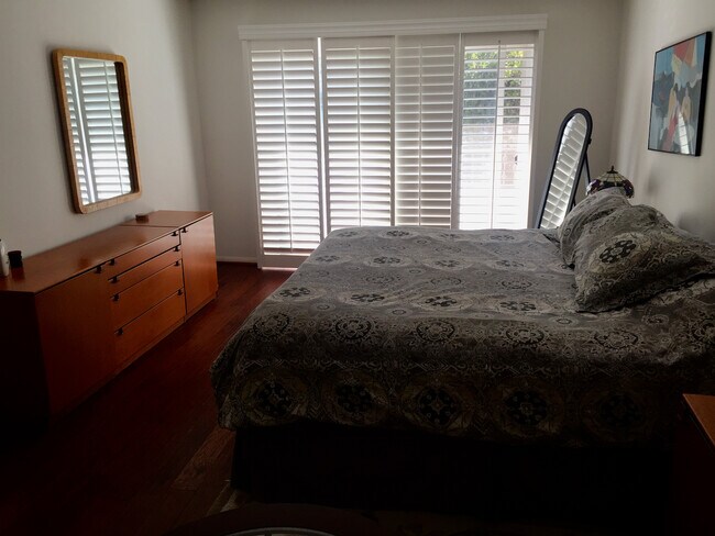 Building Photo - 2308 Schader Dr