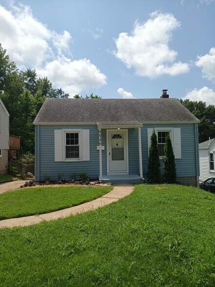 Building Photo - 9946 Carlyle Ave