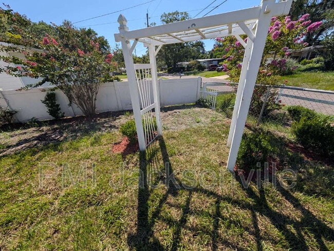 Building Photo - 7069 Perke Dr