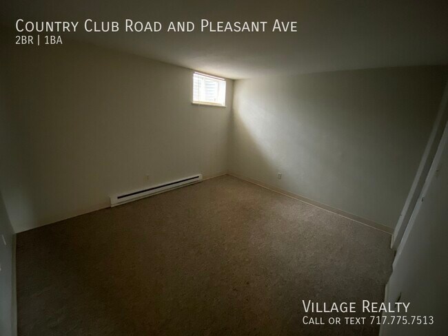 Building Photo - 617 Country Club Rd