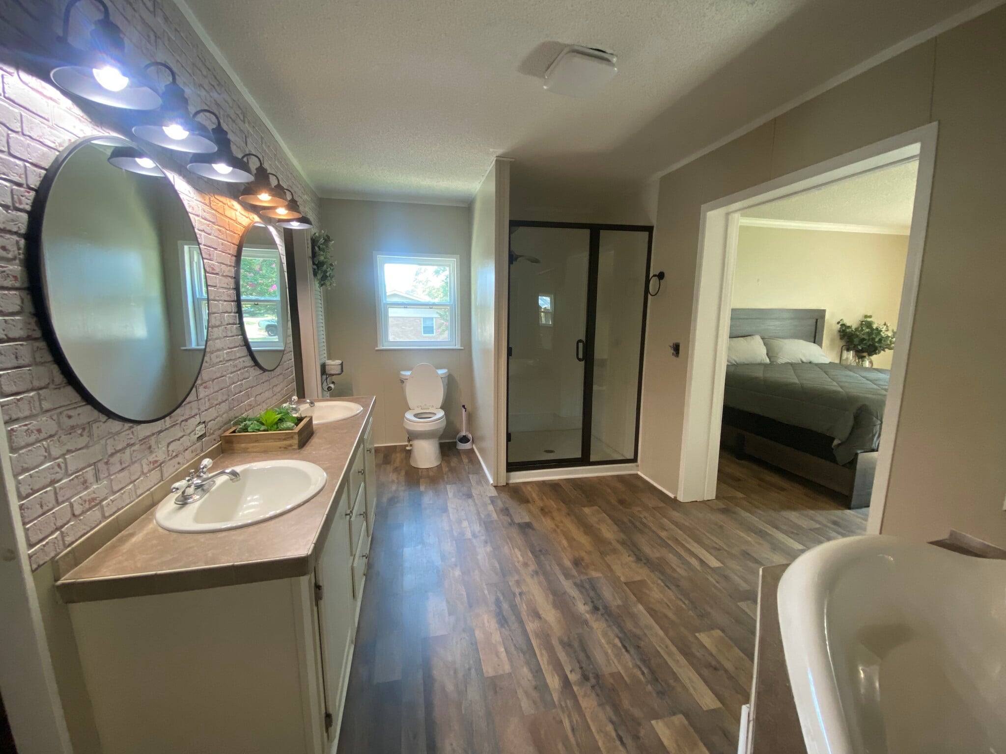 Building Photo - 461 Crewlake Loop