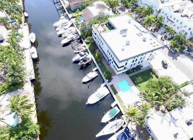 Building Photo - 76 Isle of Venice Dr