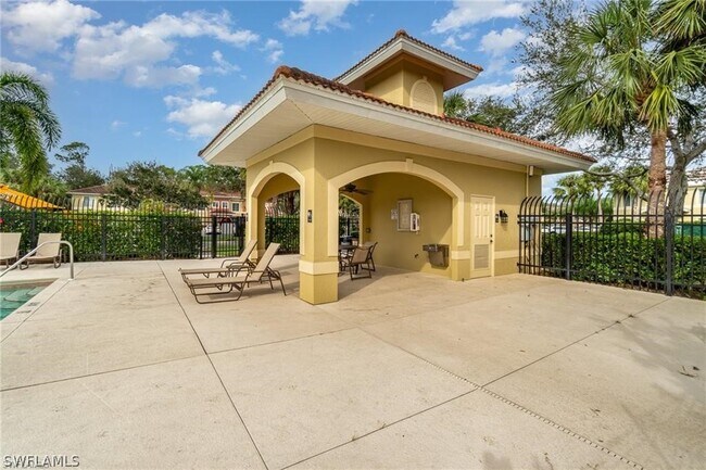 Building Photo - 9430 Ivy Brook Run