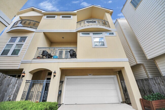 Building Photo - 2416 Bevis St