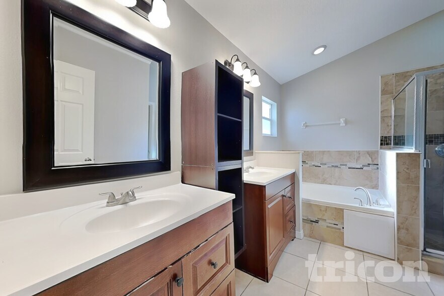Building Photo - 2517 Clareside Dr