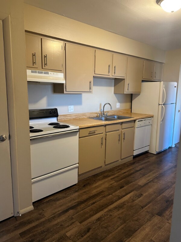 Building Photo - 7451 Lunitas Ln