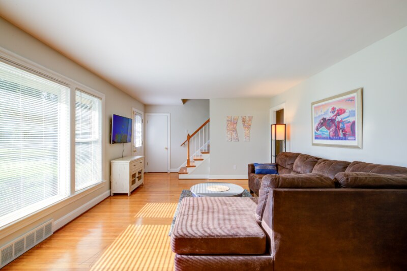 Building Photo - 8006 Watterson Trail