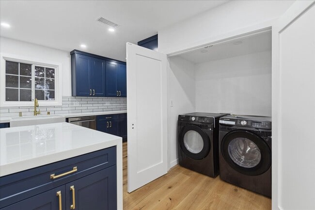 Building Photo - 16800 Bollinger Dr