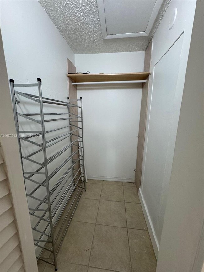 Building Photo - 842 SW 89th Ave