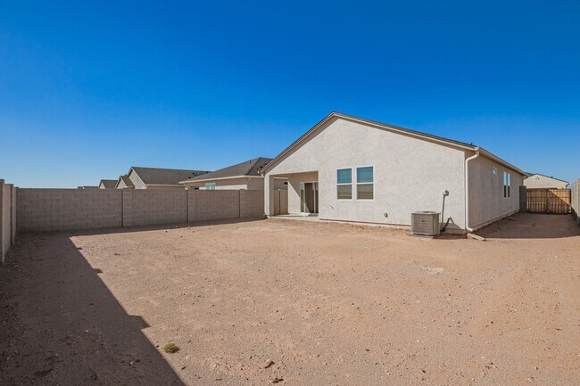Building Photo - Brand New - Never Lived In 4 Bedroom / 2 B...