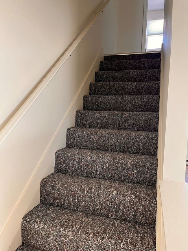 Building Photo - 5/7 Smith