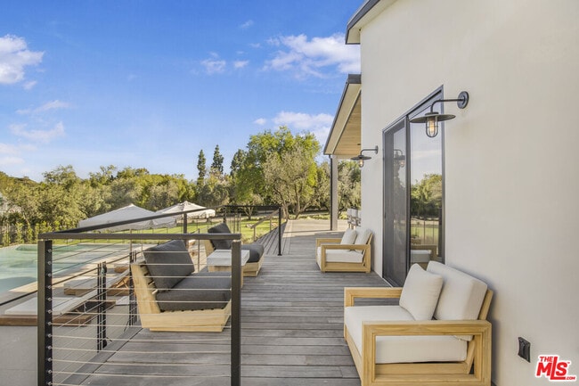 Building Photo - 1754 Lechusa Rd