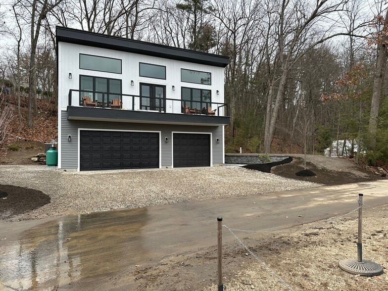 Building Photo - 43 1st St