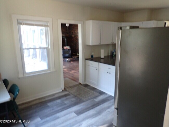 Building Photo - 1490 Davidson Ave