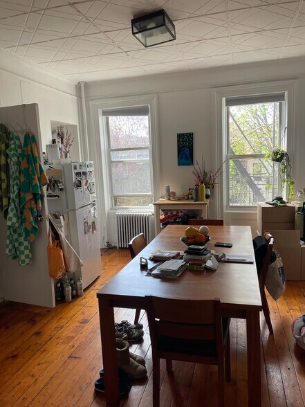Kitchen/Dining - 156 Luquer St