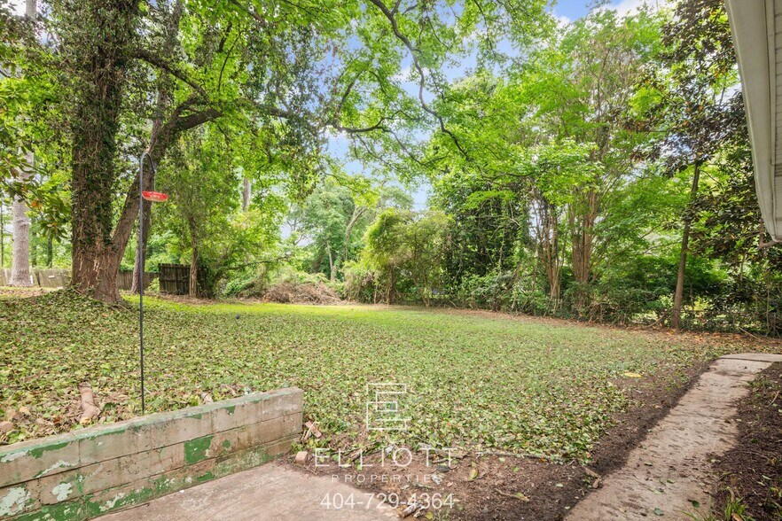 Building Photo - 1095 Oakfield Dr SE
