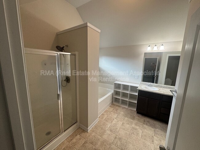 Building Photo - 2495 Barnesville Rd