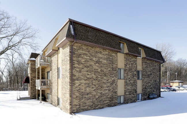 Building Photo - Timber Knoll - 3741
