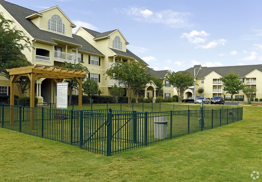 Camellia Trace Jackson Tn Apartment Finder Primary Photo Camellia Trace