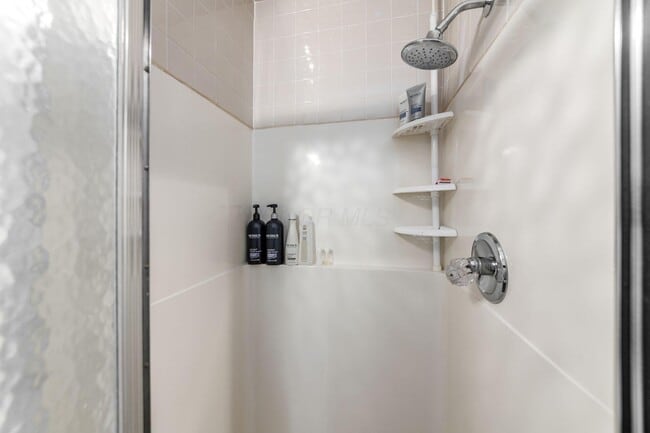 Building Photo - 190 E Dominion Blvd