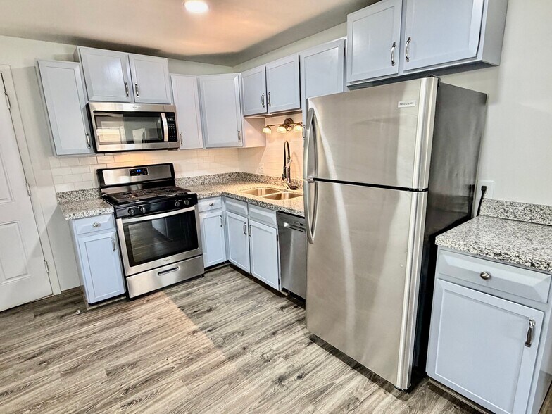 Building Photo - 3971 S 400 E