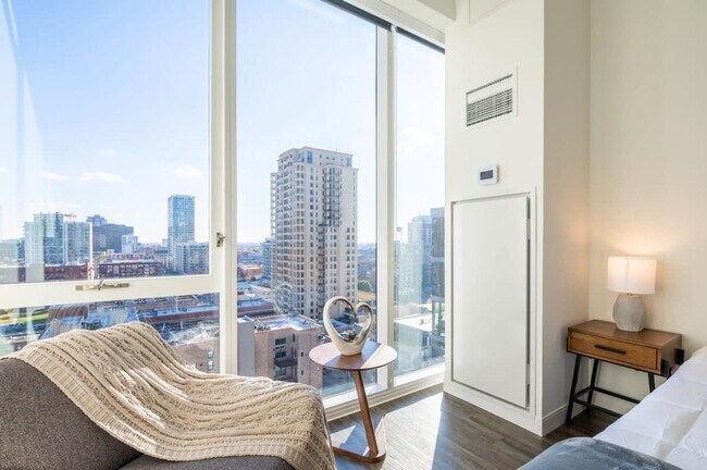 Building Photo - 1411 S Michigan Ave