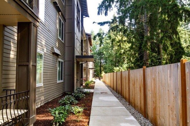Building Photo - Amazing 1 bedroom with upscale interiors!