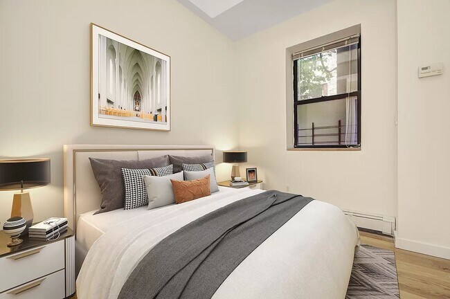 Building Photo - Ninth Avenue