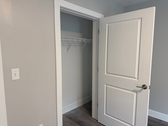 Building Photo - 251 Sladen St