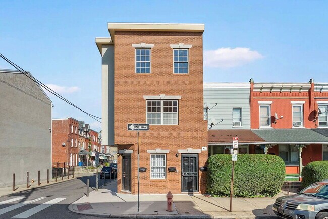 Primary Photo - 621 N 33rd St